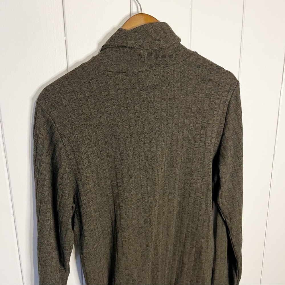 Tribal Green Ribbed Turtle Neck. Size Large. - Picture 3 of 6